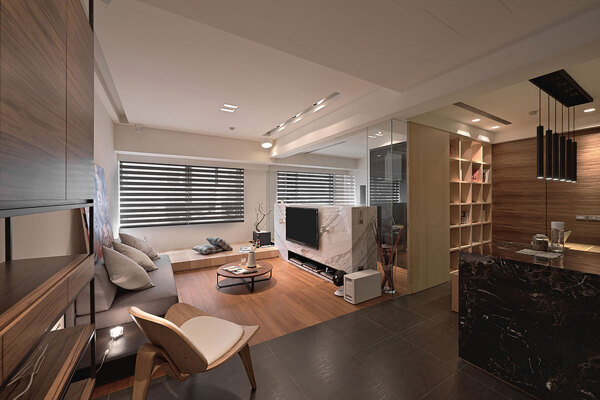 现代时尚客厅木制亮面地板室内装修效果图