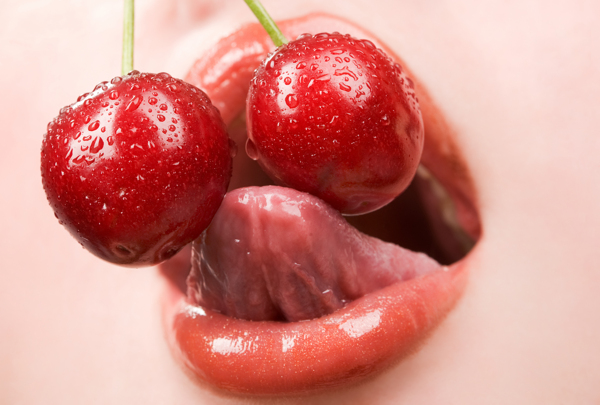 吃红樱桃的嘴唇舌头图片