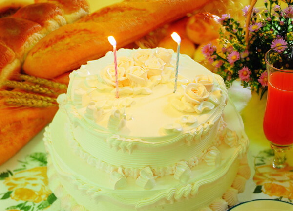 奶油生日蛋糕图片