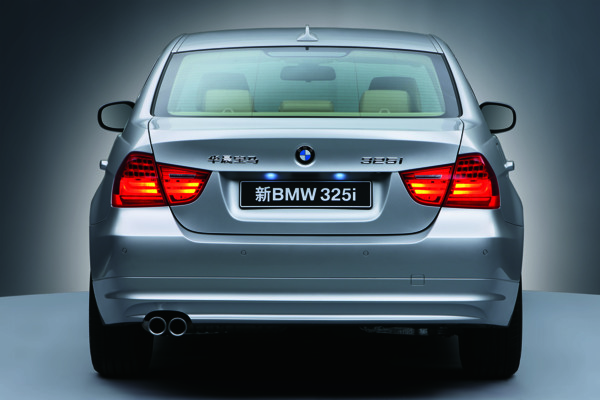 新bmw3系轿车外观图片