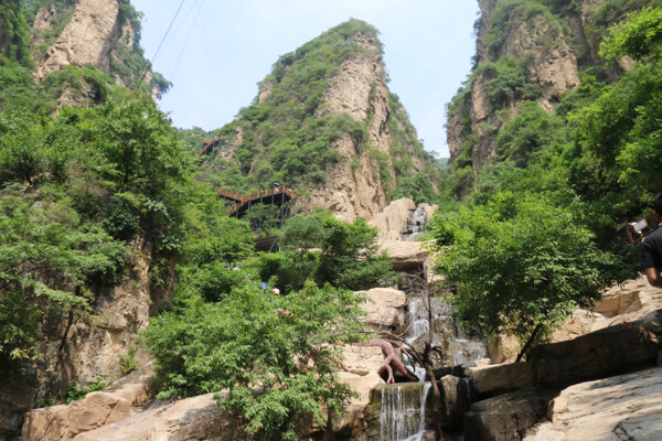 高山流水美景