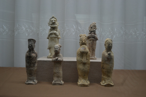景德镇陶瓷器人像图片