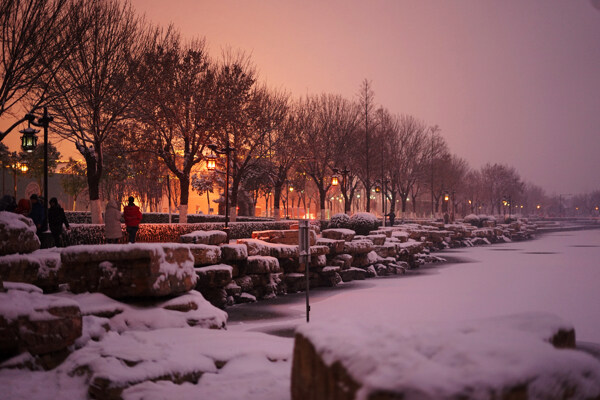 开鞥龙亭湖雪景