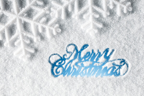 雪地里的圣诞节字母图片