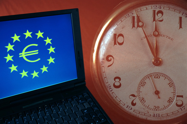 欧盟屏幕钟表货币战争创意