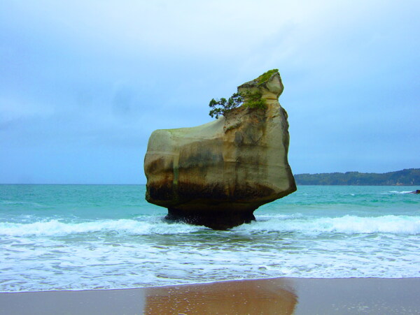 海边岩石图片