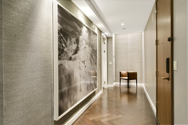 现代时尚高级客厅走廊亮面背景墙室内装修图