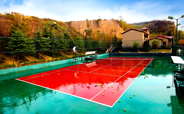 别墅网球羽毛球运动场