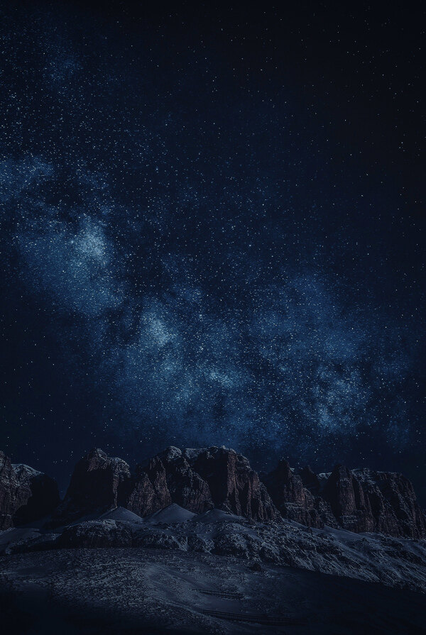 夜晚星空岩石