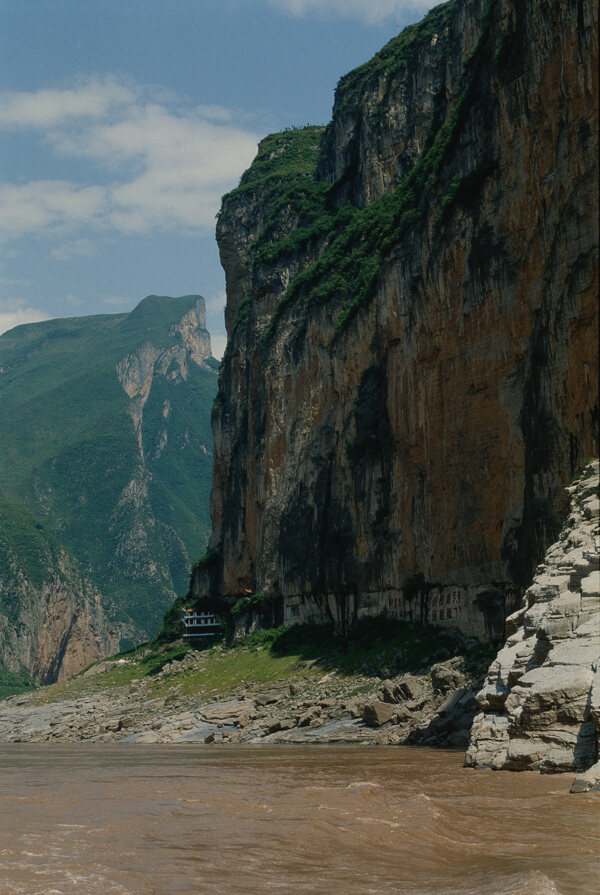 高山河流景色图片