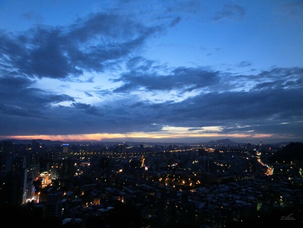 城市夕阳夜景