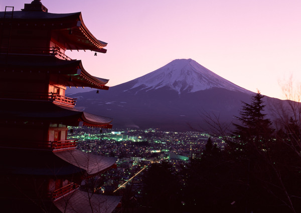 夜晚富士山风景图片