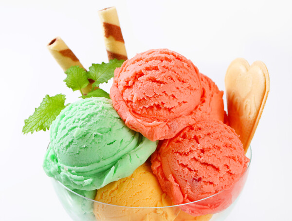 脆卷彩色冰淇淋图片