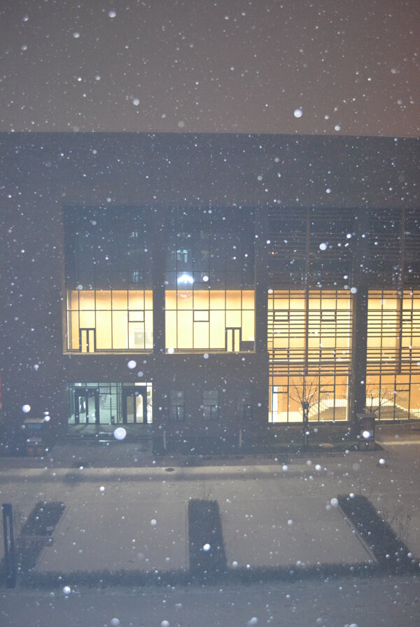 天津工业大学雪夜03