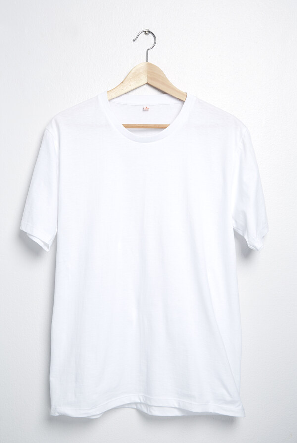 时尚休闲白色T恤图片