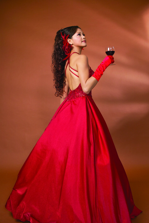 气质美女红酒广告图片