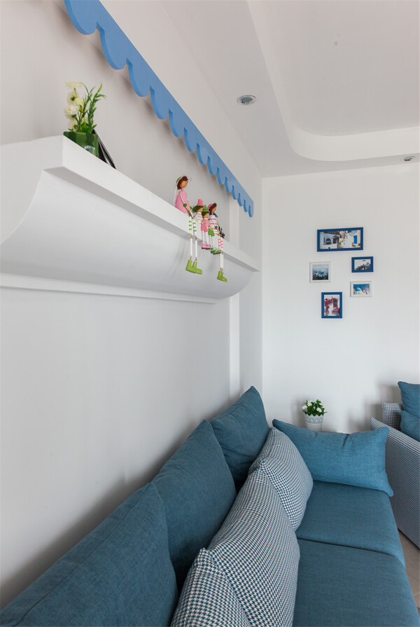 现代简欧风格客厅照片墙墙壁装修效果图