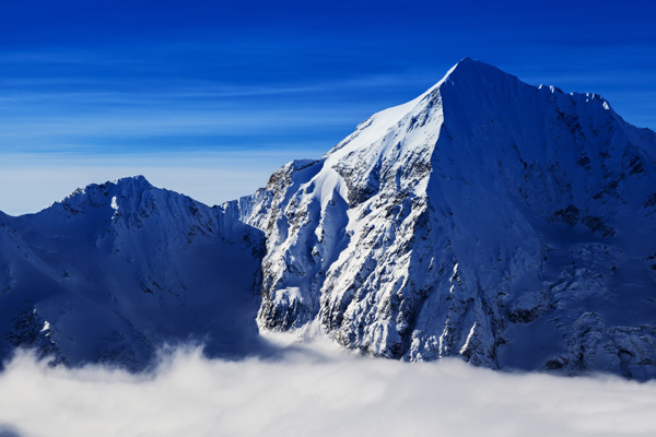 雪山顶部景色