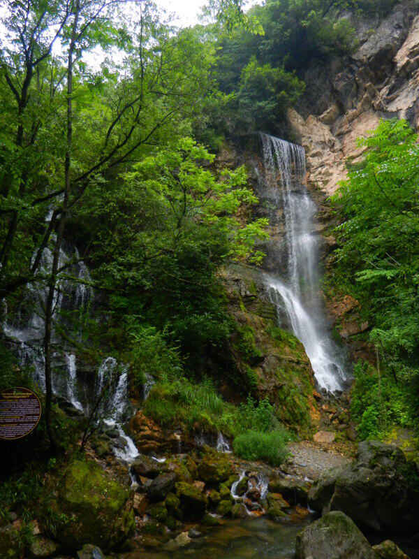 神农架山水