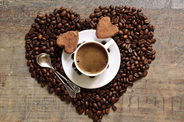 爱心咖啡豆图形与咖啡图片