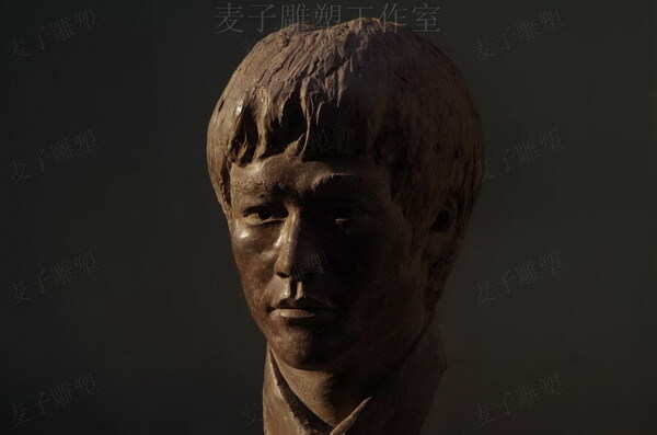 李小龙肖像雕塑图片
