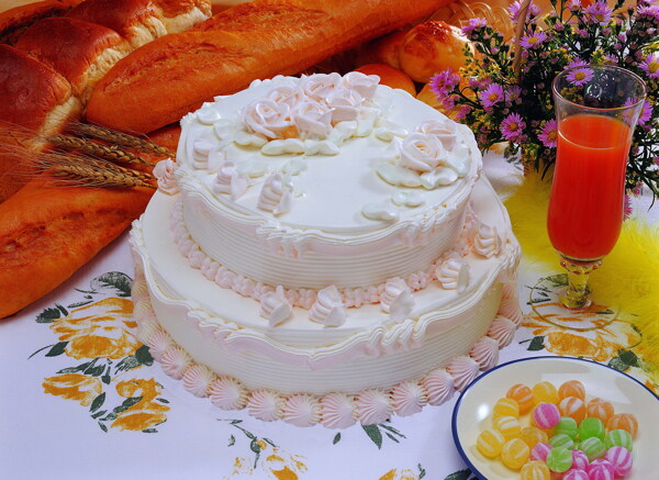 双层生日蛋糕图片