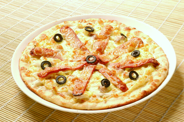什锦意式香肠披萨日本里料理图片