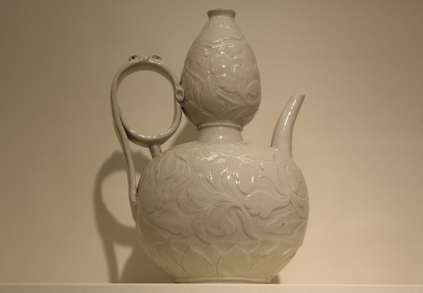 吉美博物馆藏宋代定窑精品瓷刻花葫芦壶图片