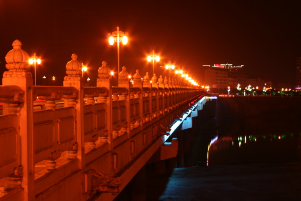 东方红大桥夜景