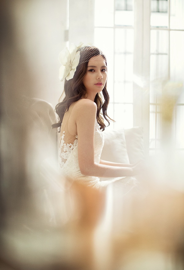 穿韩式婚纱的新娘