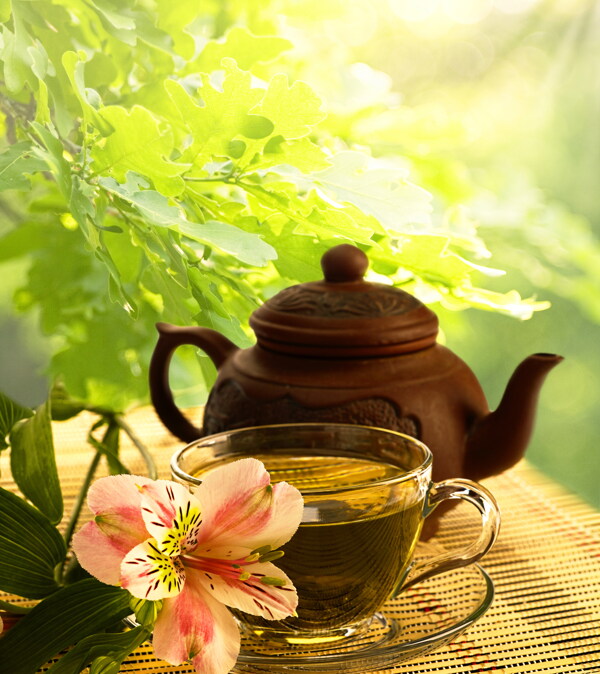 茶壶与茶图片