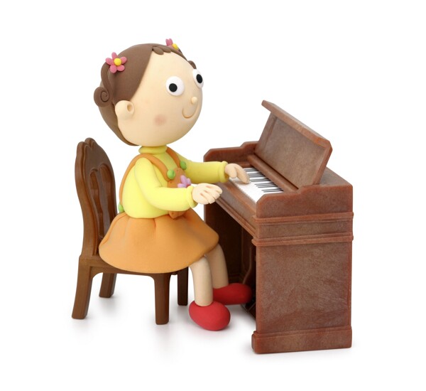 弹钢琴的小女生