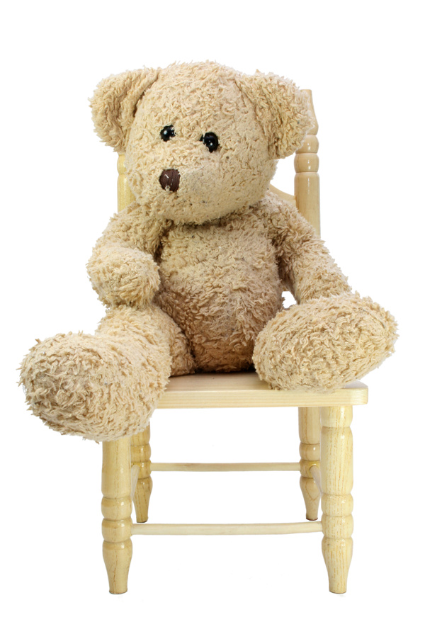 椅子上的泰迪熊图片