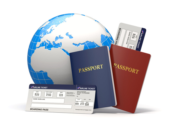 地球与护照和信用卡