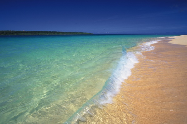 全球首席大百科海滩海边沙滩海浪海水浪花