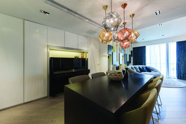 现代时尚客厅银色镂空吊灯室内装修效果图