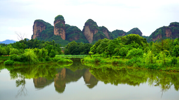 龙虎山水美