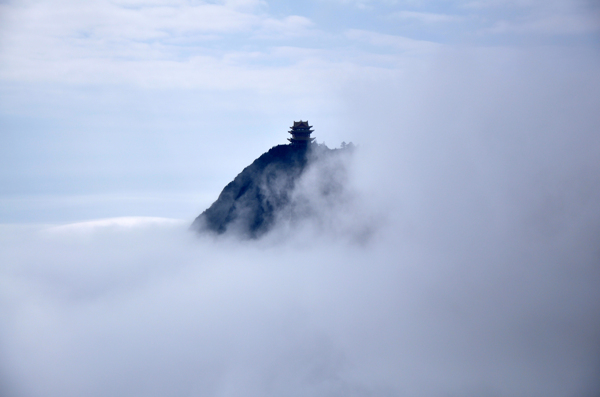 峨眉山金顶仙境图片