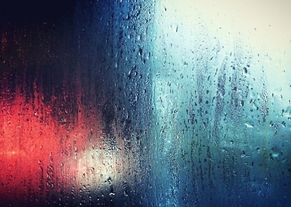 雨天玻璃上雨滴