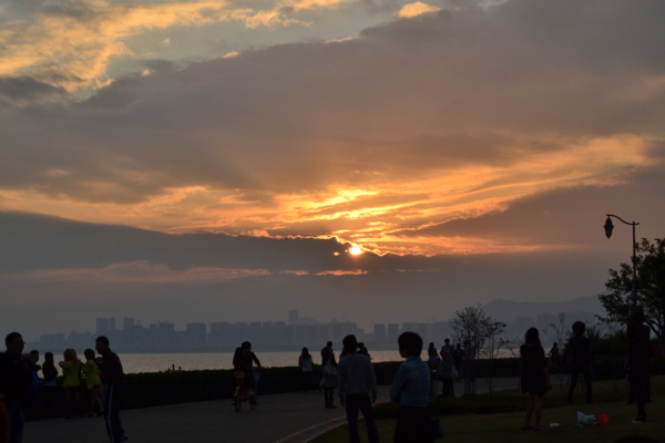 深圳湾海边夕阳风景图片