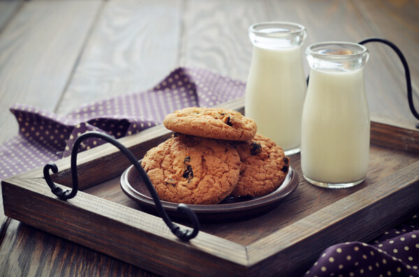 饼干牛奶早餐图片