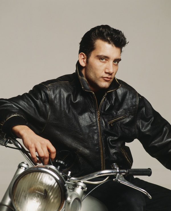骑摩托车穿皮衣的男模特图片